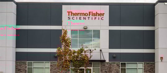 Aussenaufnahme des Firmengebäudes von ThermoFisher